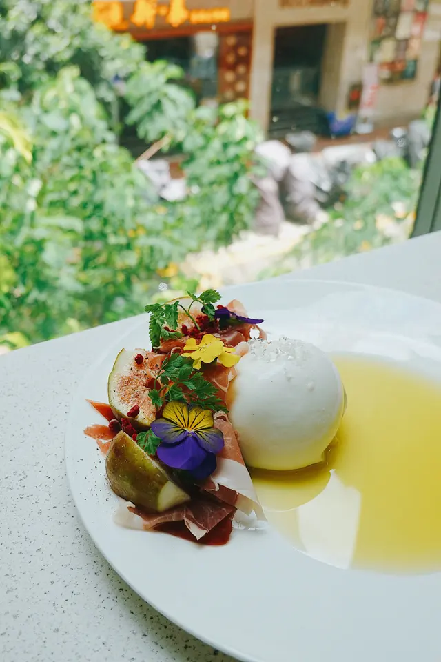 無花果沙律軟芝士士多啤梨風乾火腿