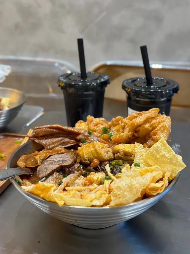 嗦爸全家福螺螄粉