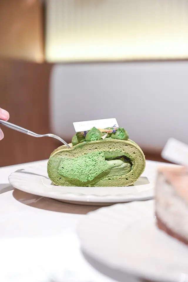 Lava  Matcha  Roll