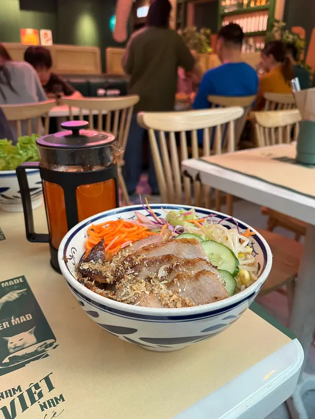 鹹檸豬頸肉撈檬