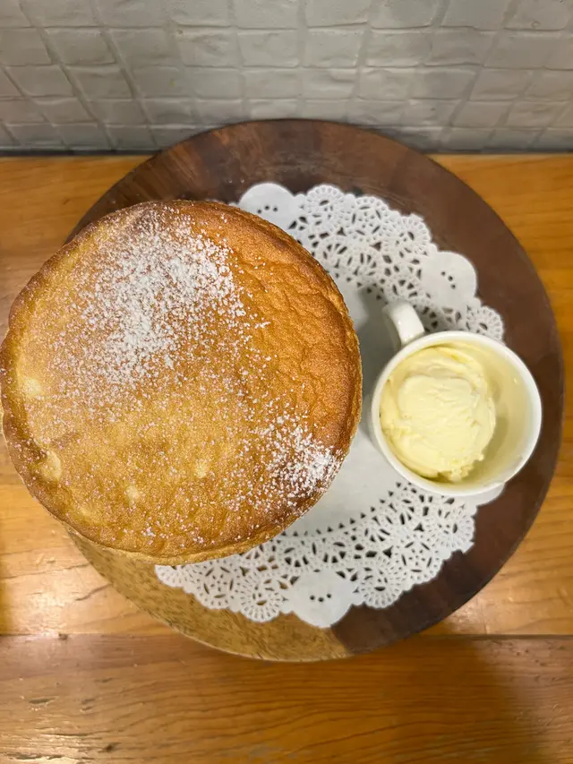 北海道牛奶梳乎厘(原味)伴雲尼拿雪糕