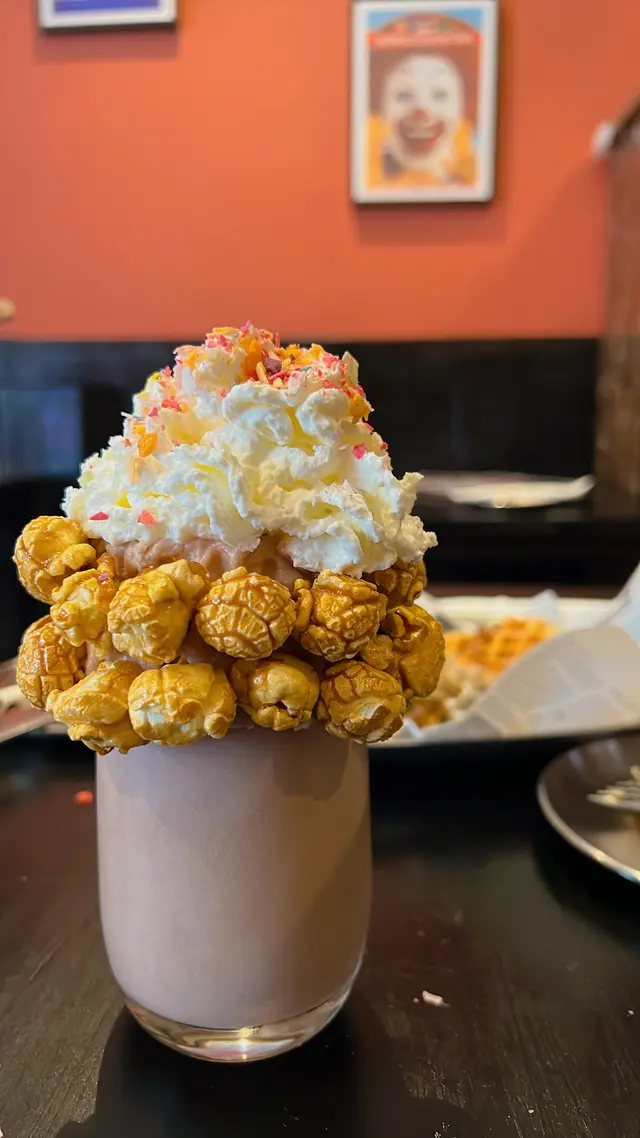 繽紛樂朱古力奶昔