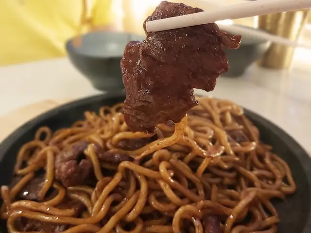 鐵板燒汁牛肉炒烏冬