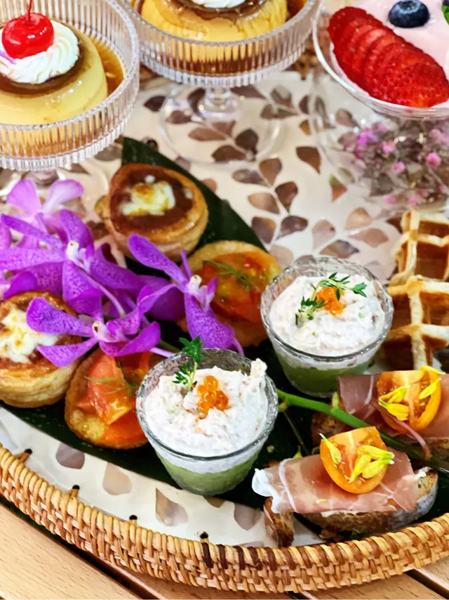 三文魚籽牛油果蟹肉杯