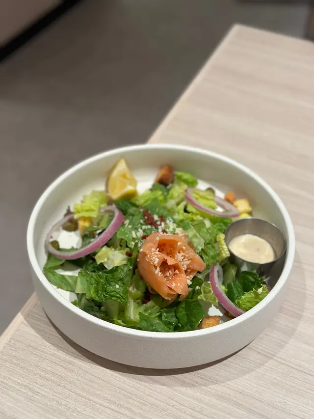 煙三文魚凱撒沙律