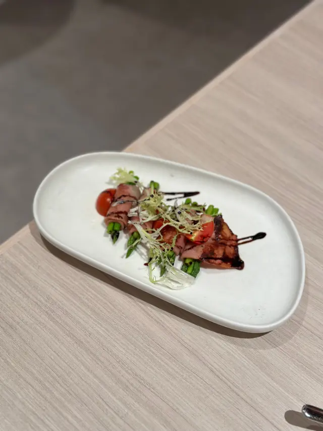 頭盤 -蘆筍煙肉卷