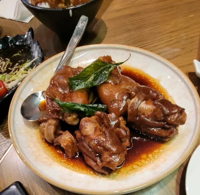 滿滿骨膠原豬手