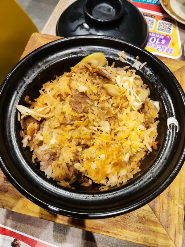 牛肉嫩滑，同雞蛋味道好夾，有飯焦但不是燶的，好味