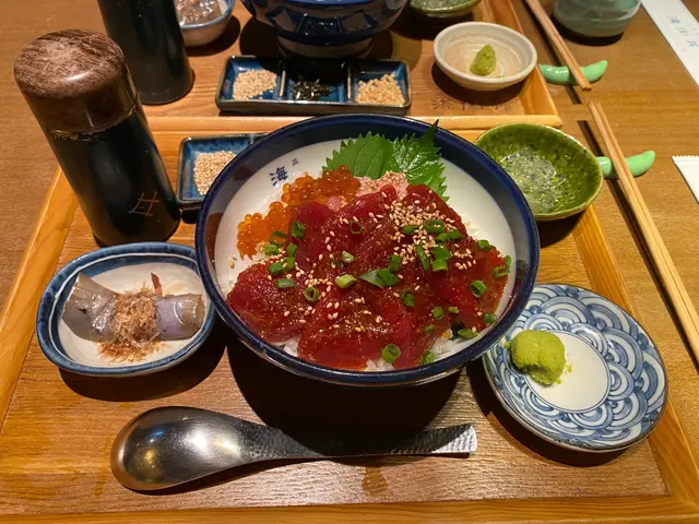 吞拿魚蓉蟹丼