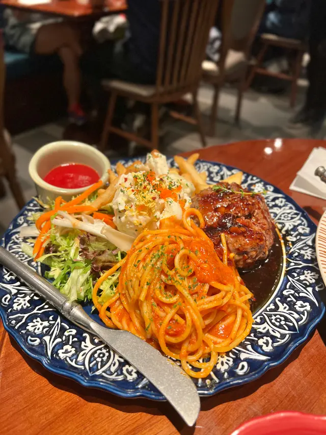 烤自家製和牛漢堡扒定食