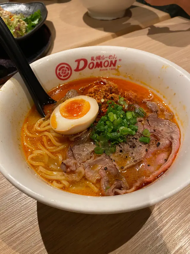 極上牛拖羅拉麵