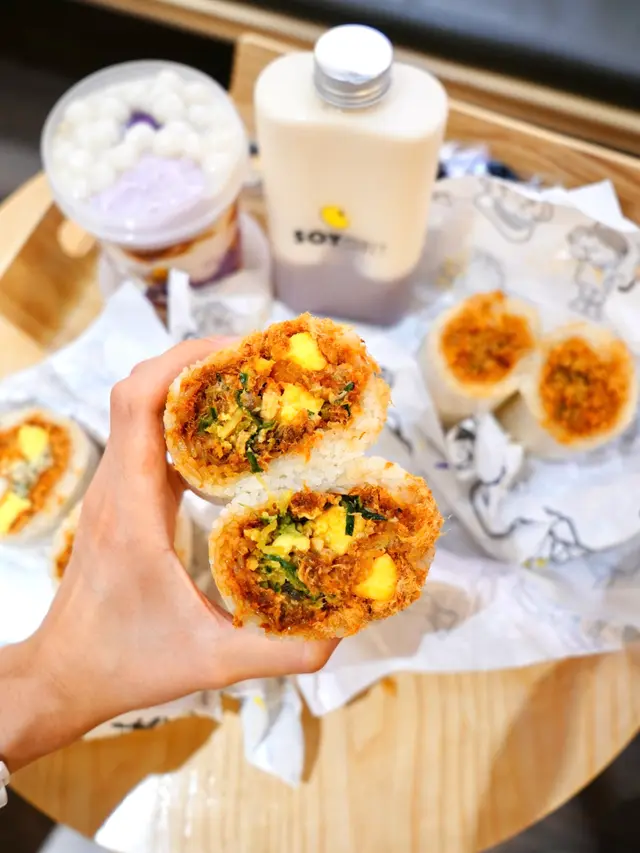 牛油果鰻魚玉子粢飯