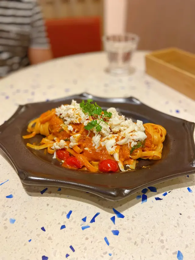 辣蕃茄蟹肉扁意粉