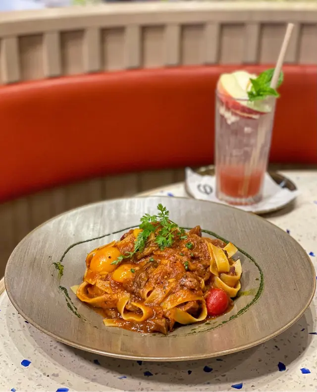 慢煮牛面肉寬條麵