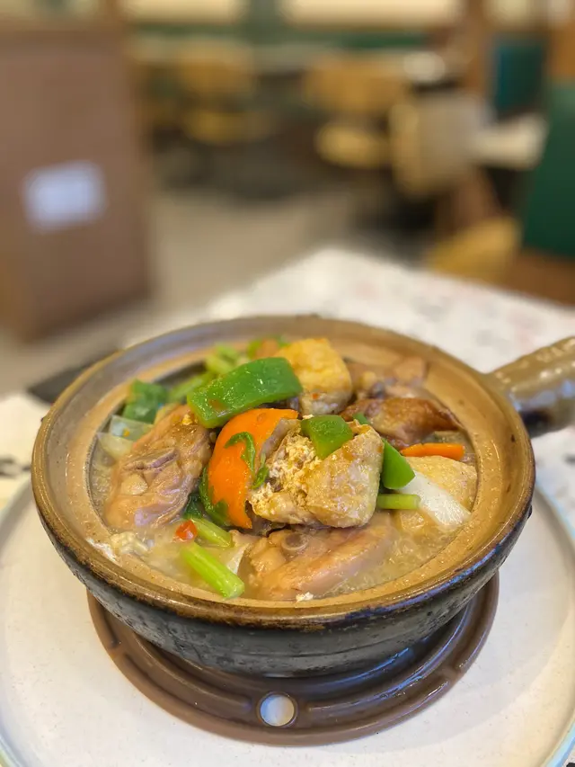 奇味雞煲煲仔麵