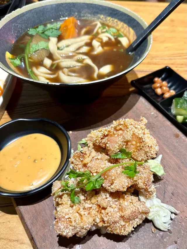 鹽酥大大雞扒刀削麵