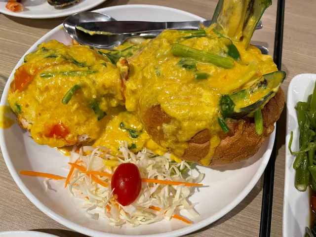 咖喱海鮮脆包盅