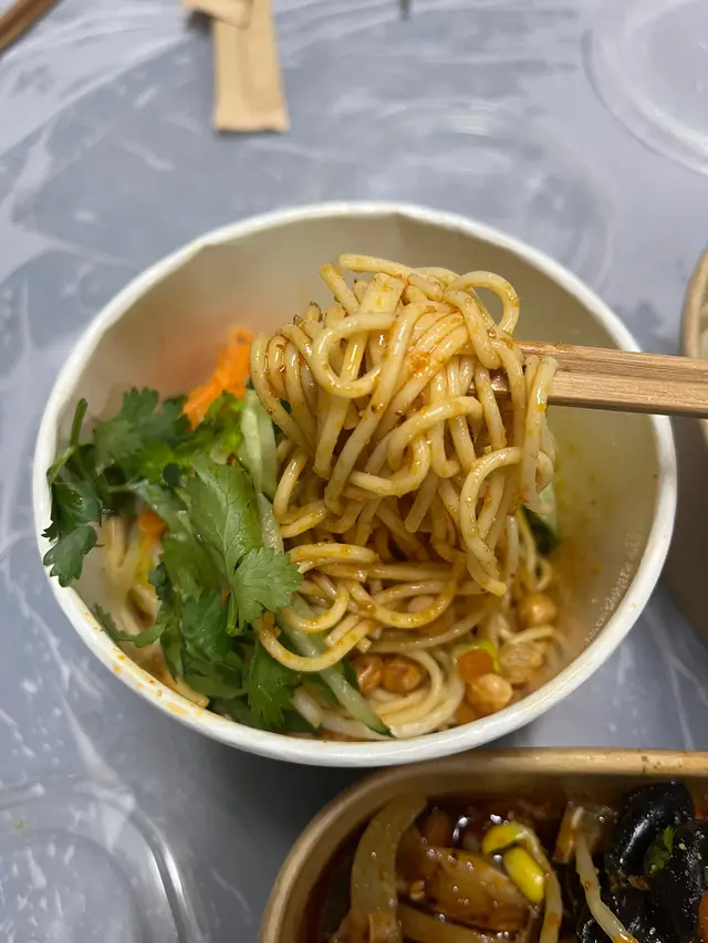 涼拌涼麵