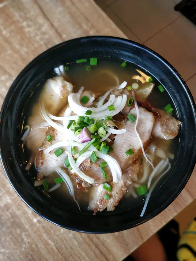 香茅豬頸肉湯河