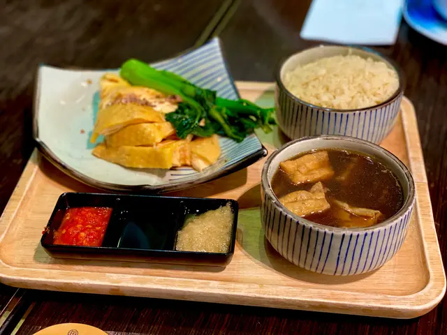 海南雞飯拼馬來西亞肉骨茶