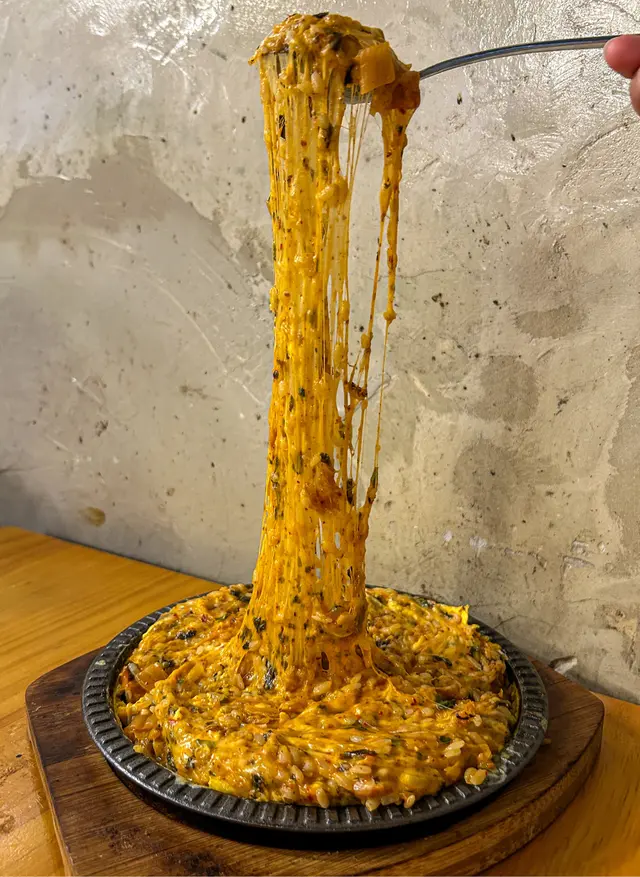 泡菜蛋漿熔岩炒飯