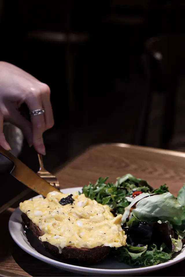 Truffle scramble egg
