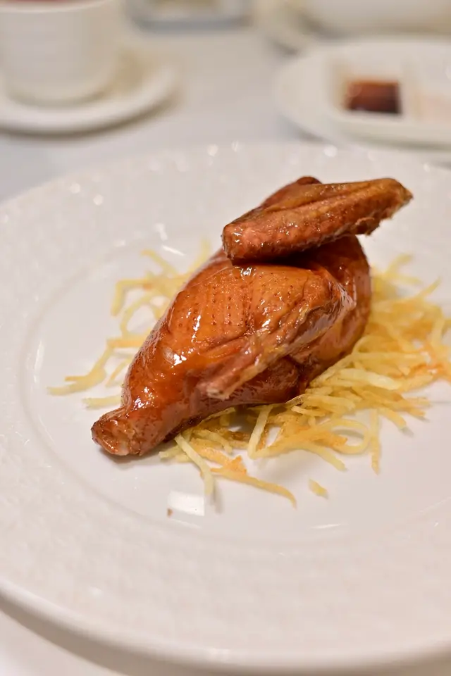 生炸脆皮燒乳鴿