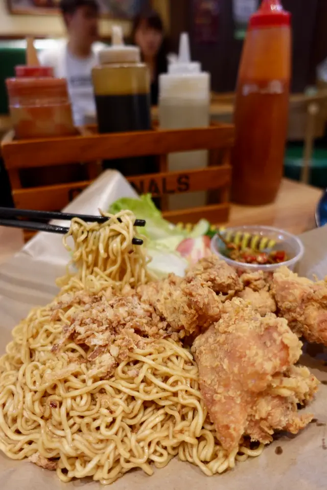 炸碎雞撈麵