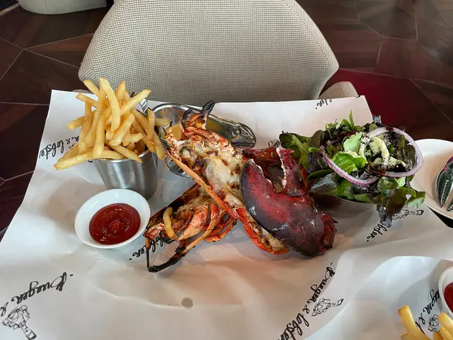 CLASSIC WHOLE LOBSTER