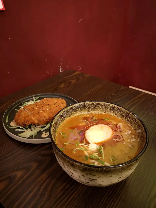 慢煮吉列豬扒擔擔麵