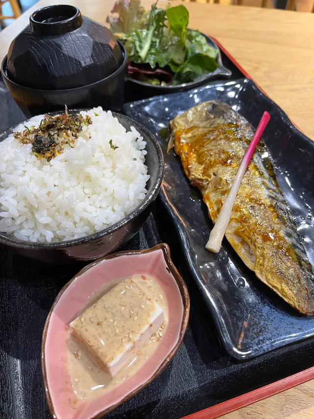 和燒鯖魚定食