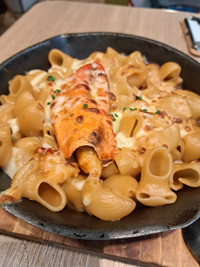 龍蝦芝士焗通粉