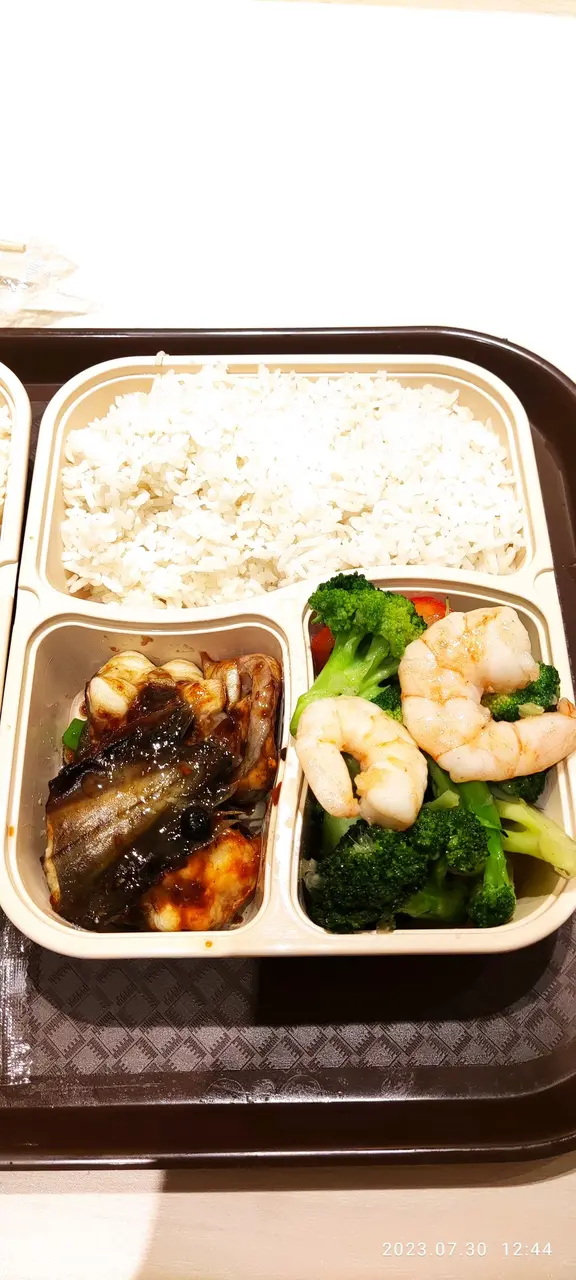 鱔魚皮肉彈口，非常難得啊，但要當兩個餸