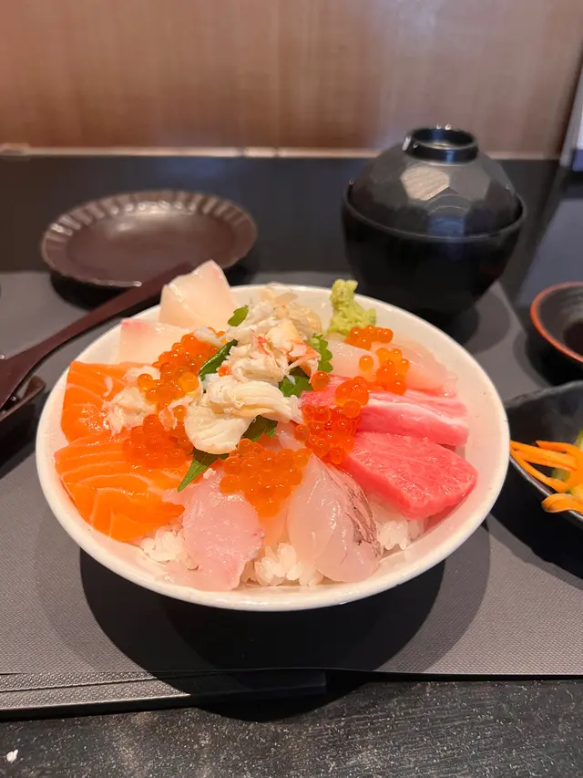 嚴選海鮮丼