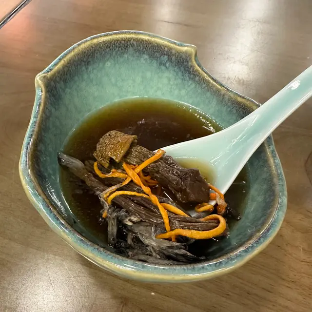 姬松茸烏雞燉湯