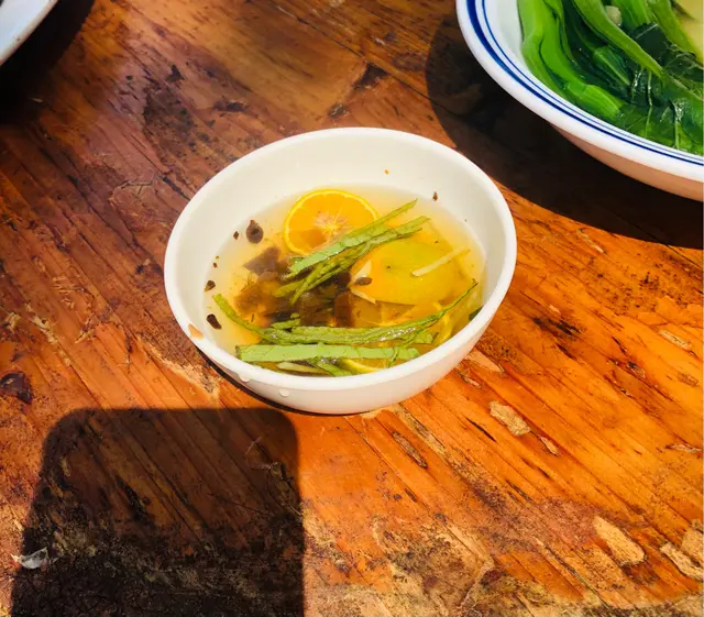 自家調製嘅檸檬米醋😋用黎配鴨好正吖!