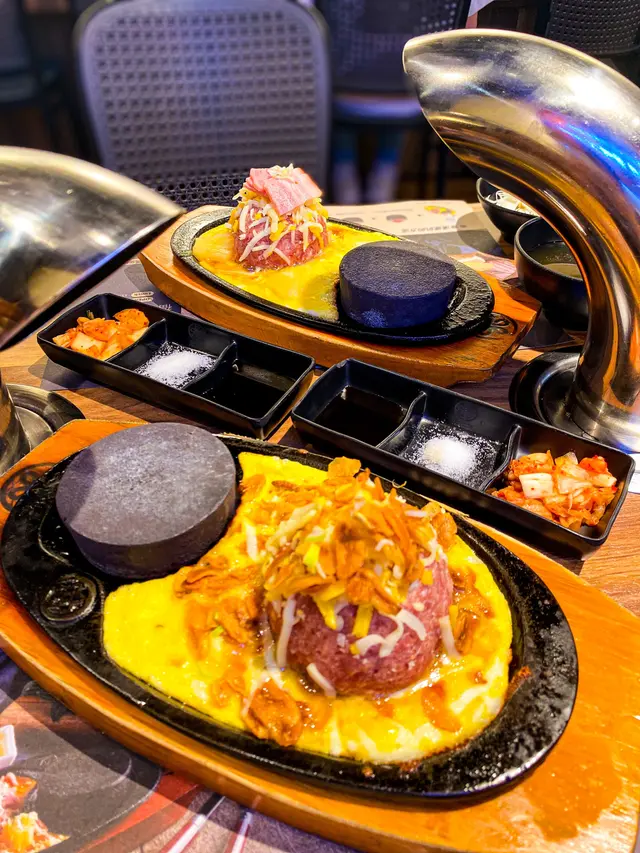 芝士蛋蒜和牛漢堡扒