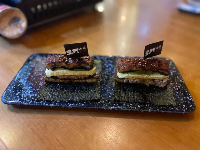 黑門令鰻魚漢堡