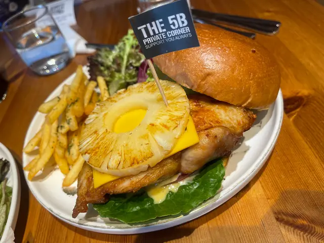 蜜唐芥末菠蘿雞扒漢堡