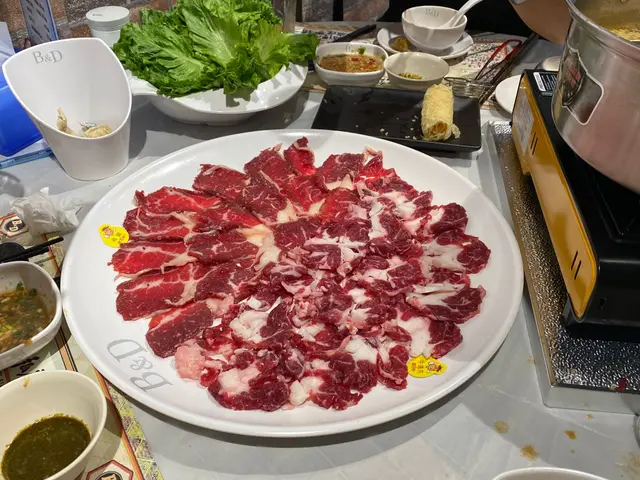牛邊抓