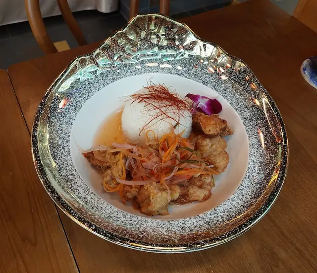 泰式酸辣酥炸雞扒飯