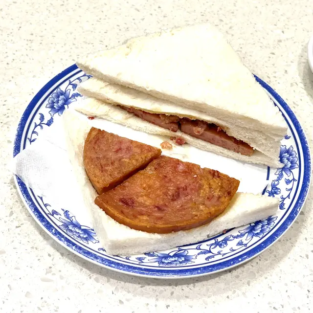 不能錯過足料E2雙拼三文治早餐. 