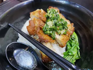 香茅雞扒蔥油飯