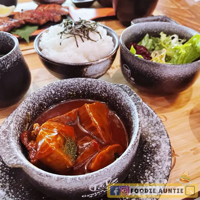 紅酒汁煮牛舌定食