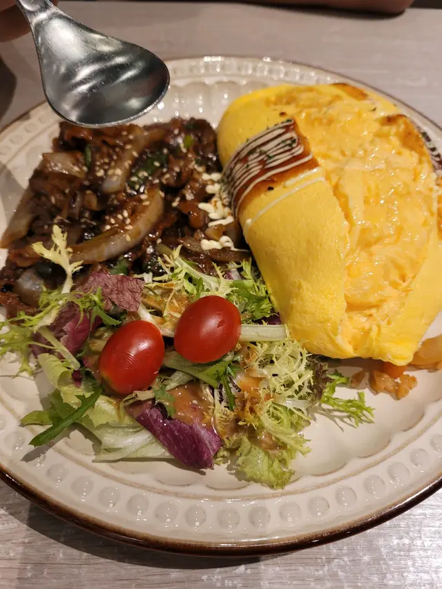 烤牛肉蛋包飯