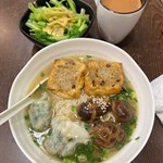 3餸上海麵+腐乳通菜+熱奶茶，咁嘅份量又好食仲好有禮嘅服務，仲想點？