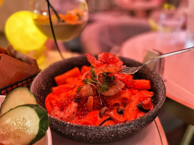 Sea Urchin Sauce Rigatoni with Prawns and Salmon Roe