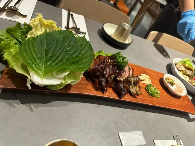 獎忠洞韓式滷豬腳