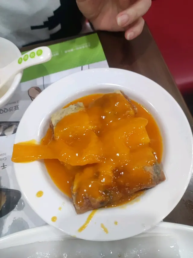 鮮竹卷炸過先再放湯,其實都好味好香的,但湯就汁麻麻地。