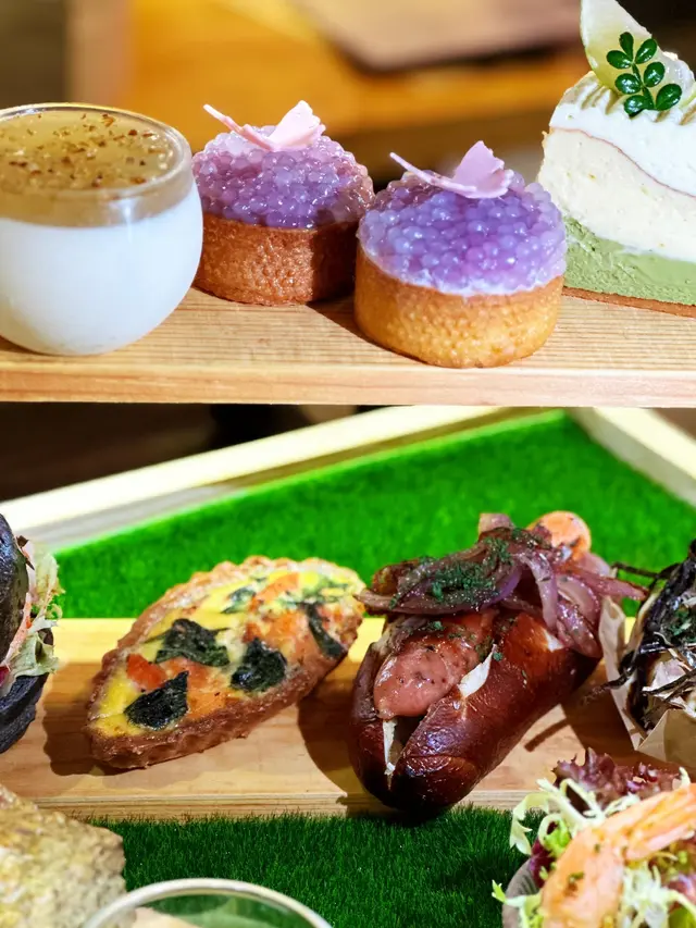 煙三文魚菠菜法式派 & 豬肉脆皮腸德國包